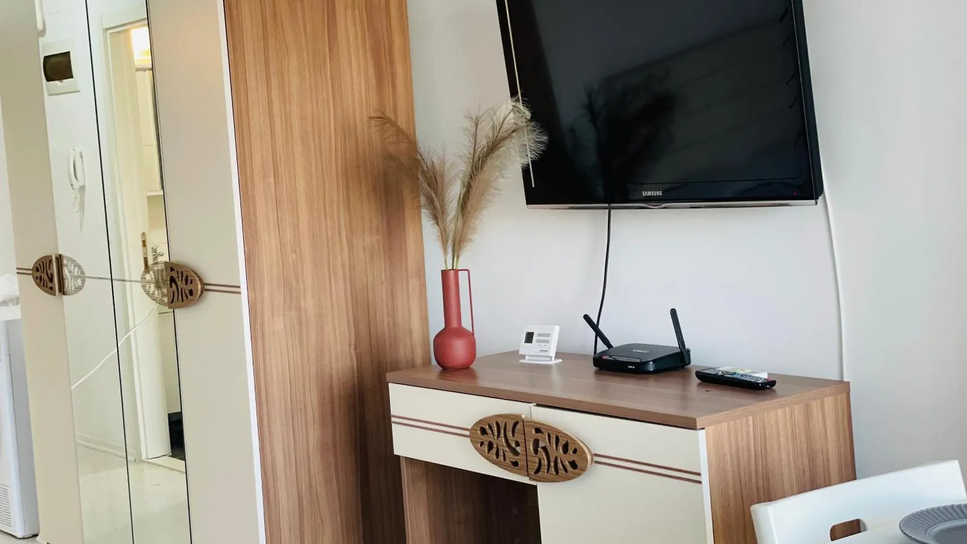 Airplane Plaza Apartment Otopeni 0*,